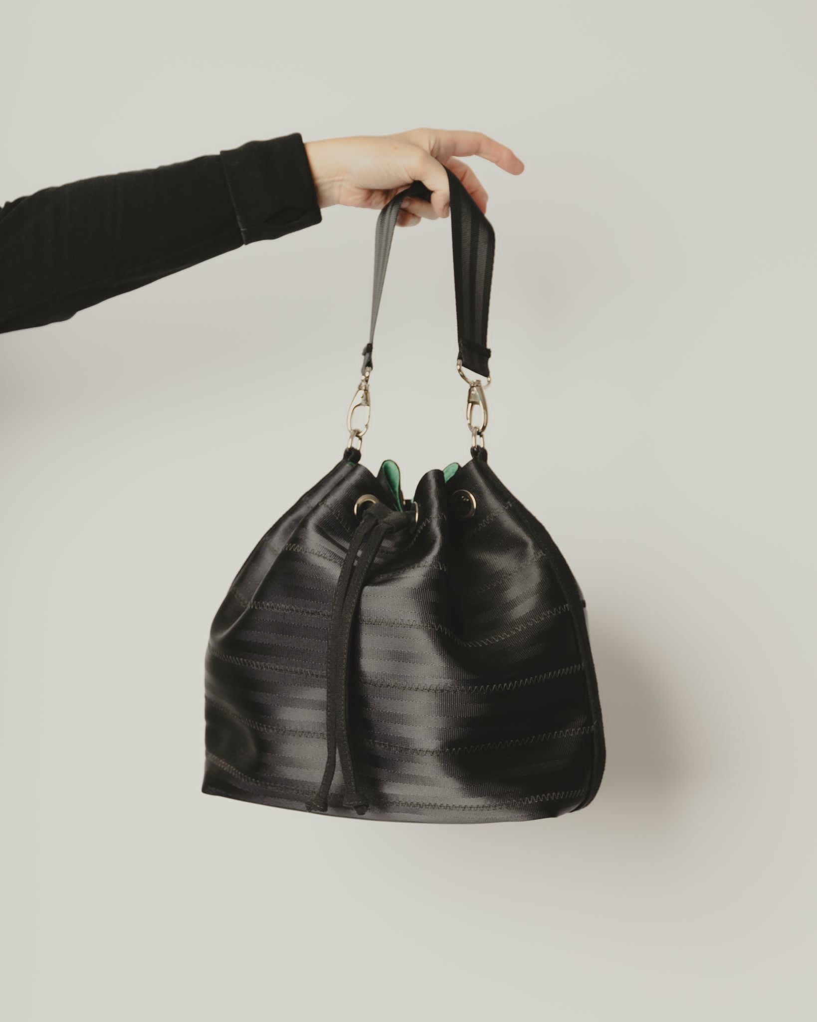 Black bucket purse best sale